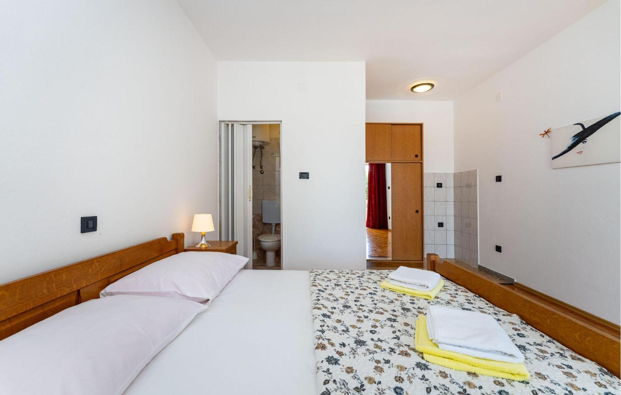 Beautiful Apartment In Galovac With Kitchen 외부 사진