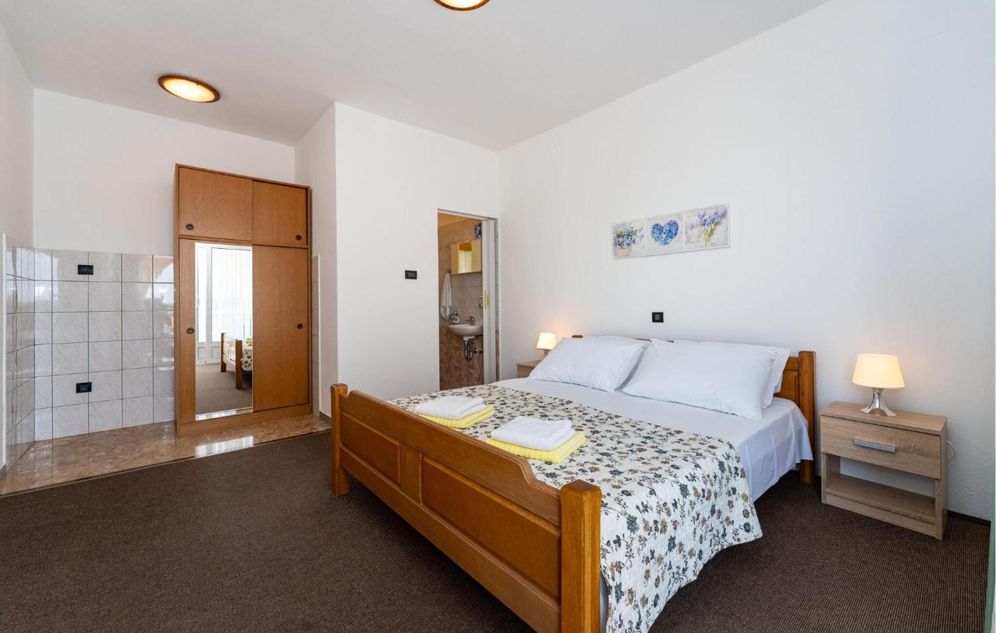 Beautiful Apartment In Galovac With Kitchen 외부 사진